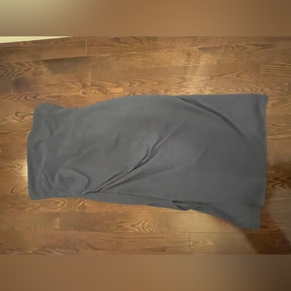 Elegant Blue Strapless Midi Dress - Picture 2 of 3